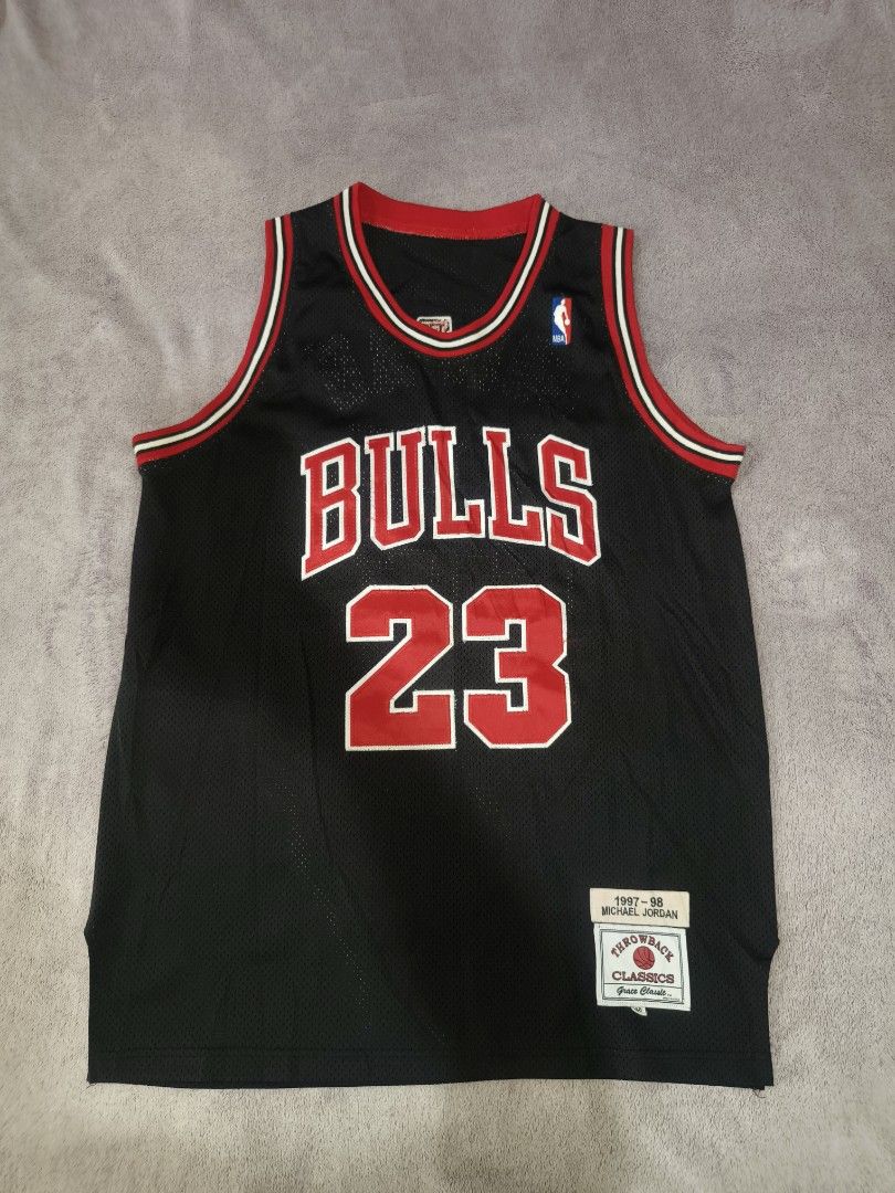 Jordan (Category: Tshirts & Polo Shirts ) located in Bacolod City. Submitted by jimar4955 (Listing ID 1470742691, Image 2). Description: Throwback Classic (OFF) Maganda quality parang M&N Patch Type maganda cloth Jordan Jersey 31x22 As new 850.