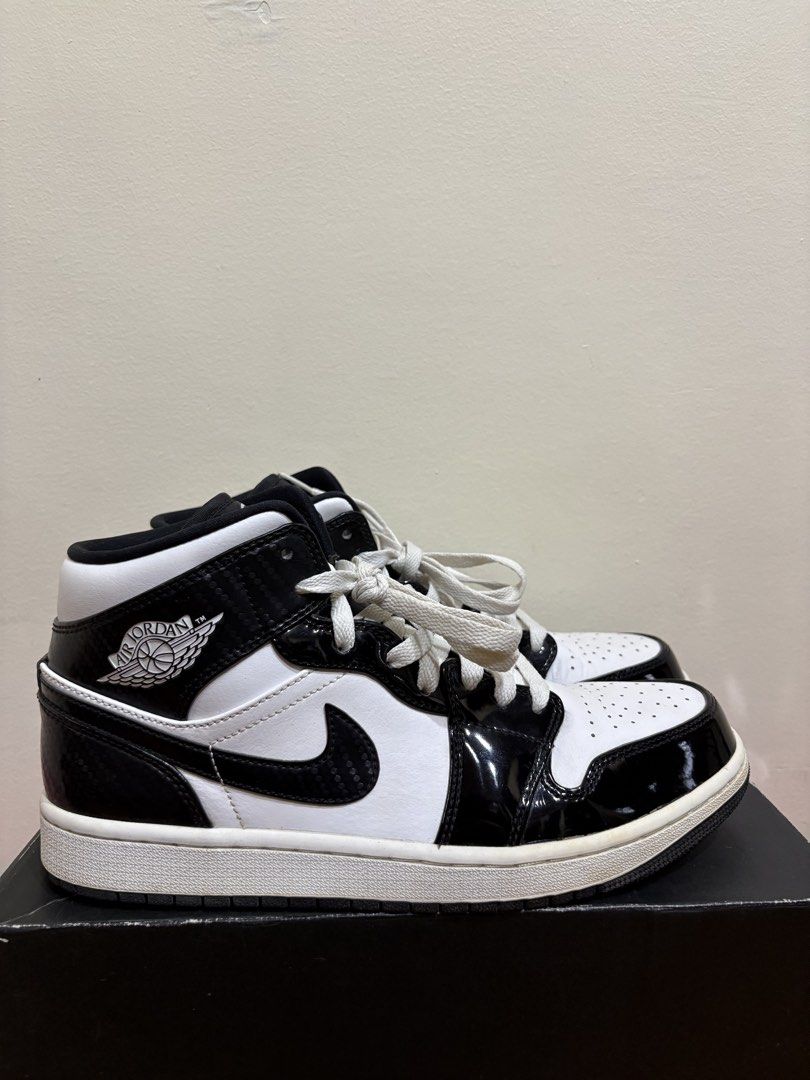 JORDAN 1 mid & high (Category: Sneakers) located in Angeles City. Submitted by lstrlmba31 (Listing ID 1470567844, Image 3). Description: FOR SALE Jordan 1 mid se all-star Carbon Fiber Size: US 9 Used but excellent condition 9/10 Light drags, stars seen on photo Slight yellowing (normal for jordans), Needs a few cleaning, with box Bought it from Athletes foot P2,000 Jordan 1 retro high court purple Size: US 9.5 Used Good condition 8/10 Needs clean