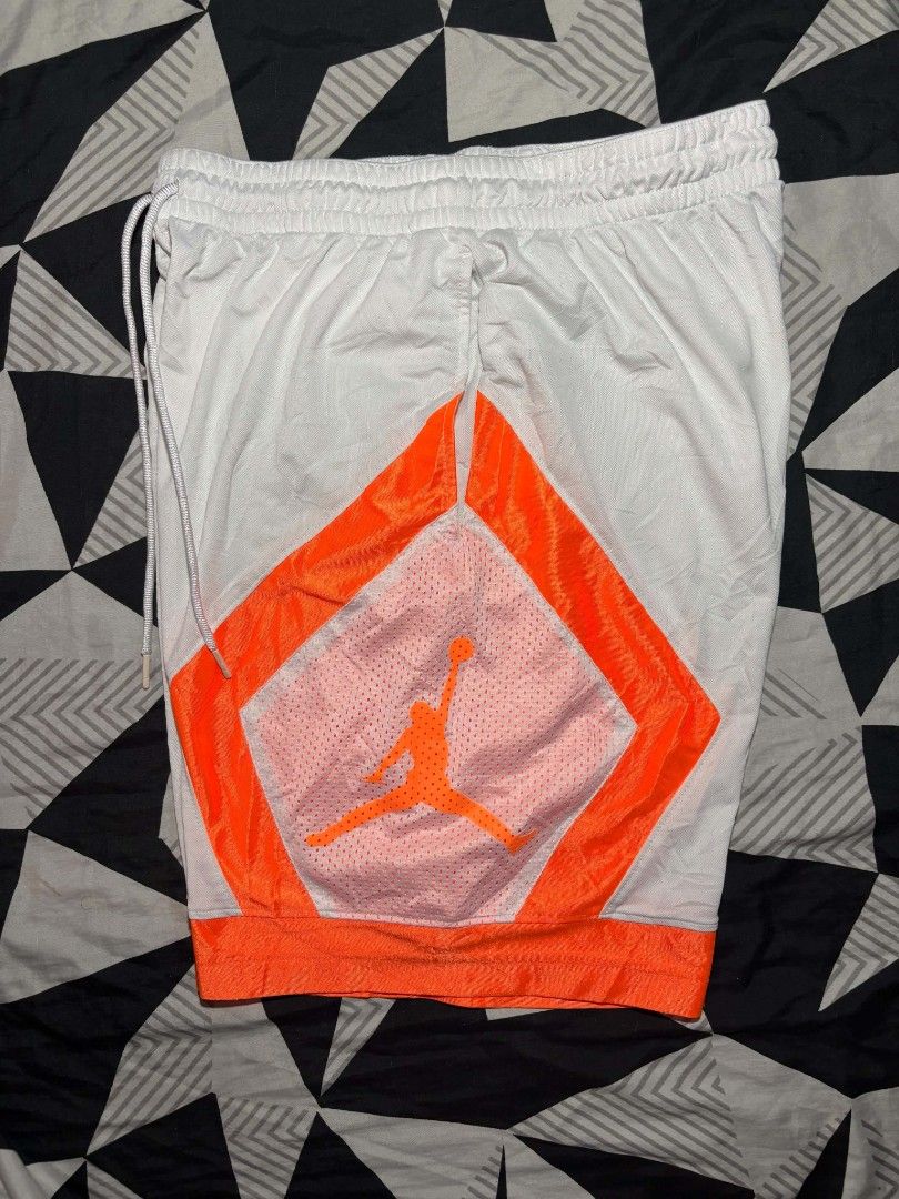 JORDAN BIG LOGO DIAMOND (Category: Shorts) located in Paranaque City. Submitted by ice_sole (Listing ID 1470680336, Image 1). Description: JORDAN DIAMOND SIZE 3XL 30-40 x 21 GOOD AS NEW NO ISSUE 📍PARANAQUE CITY MEET UP AROUND PARANAQUE SHIPPING NATIONWIDE J&T OR LALAMOVE.