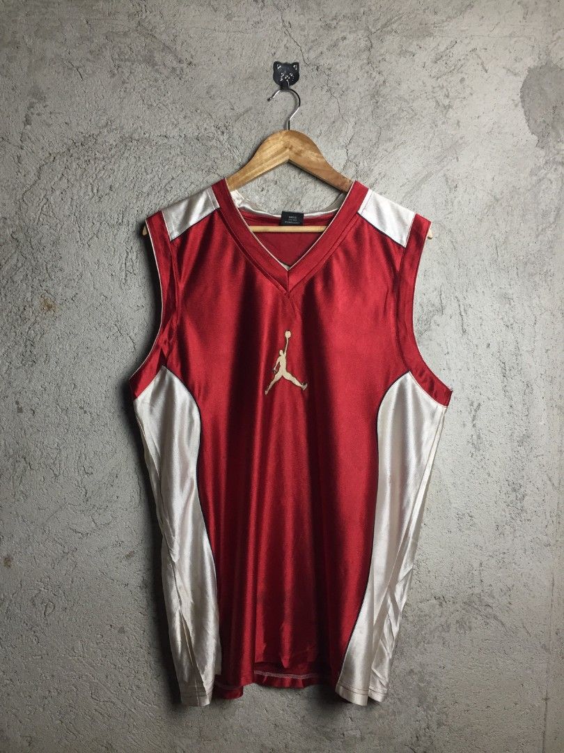 JORDAN JERSEY VINTAGE (Category: Activewear) located in Baybay. Submitted by offrackproject (Listing ID 1470602631, Image 1). Description: FREE SHIPPING.