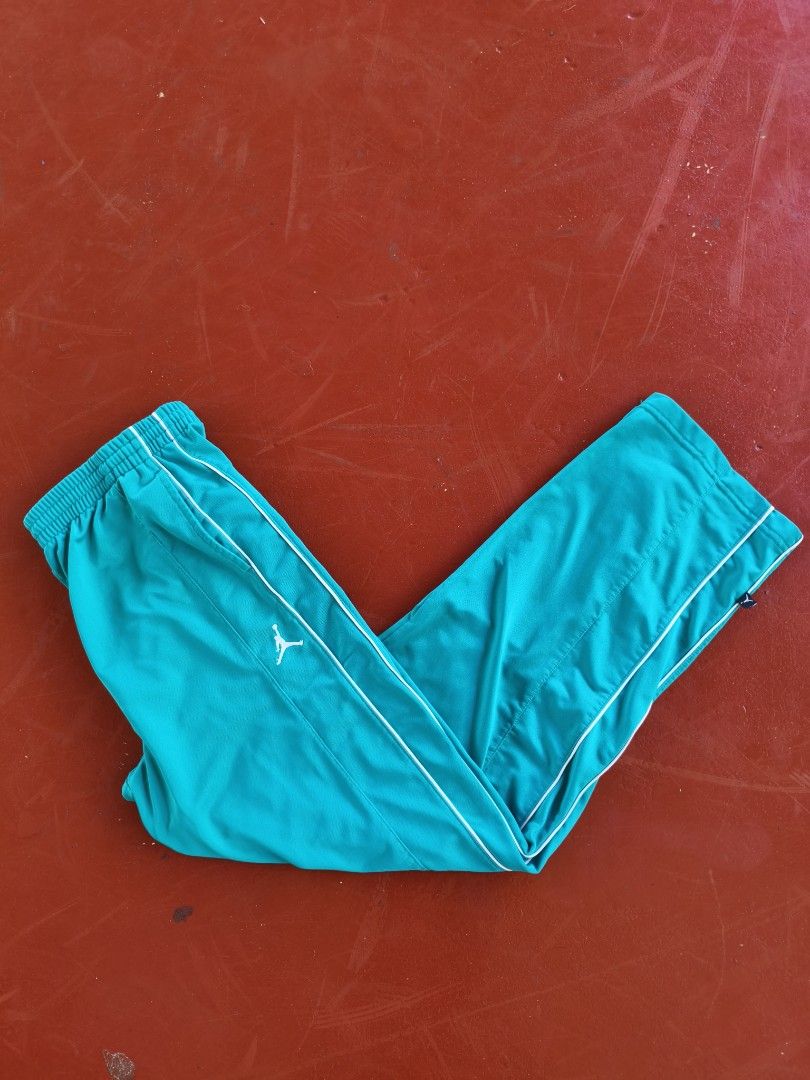 Jordan Pants (Category: Chinos) located in Las Pinas. Submitted by pabakalpoako (Listing ID 1470563147, Image 1). Description: Jordan Pants W-13 Masikip Garterr L - 40 Best Fit No Issue No Issue Only for 999 loc : Laspiñas City.