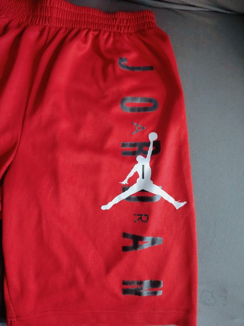 Jordan shorts Youth size (Category: Announcements) located in Manila. Submitted by zanji_z (Listing ID 1470619218, Image 2). Description: Youth size L 12-13 yrs old 23" - 32" waist 19" length no lints Dark red color (last pict. actual color) 10/10 color rate color may vary due to lighting GMA Cavite location.