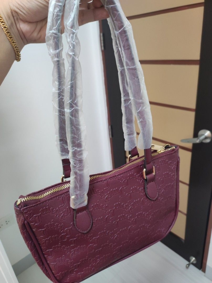 Juicy Couture Shoulder Bag Maroon (Category: Shoulder Bags) located in Bulacan. Submitted by finefindstuffbykdc_ (Listing ID 1470617223, Image 2). Description: Onhand Pinas.