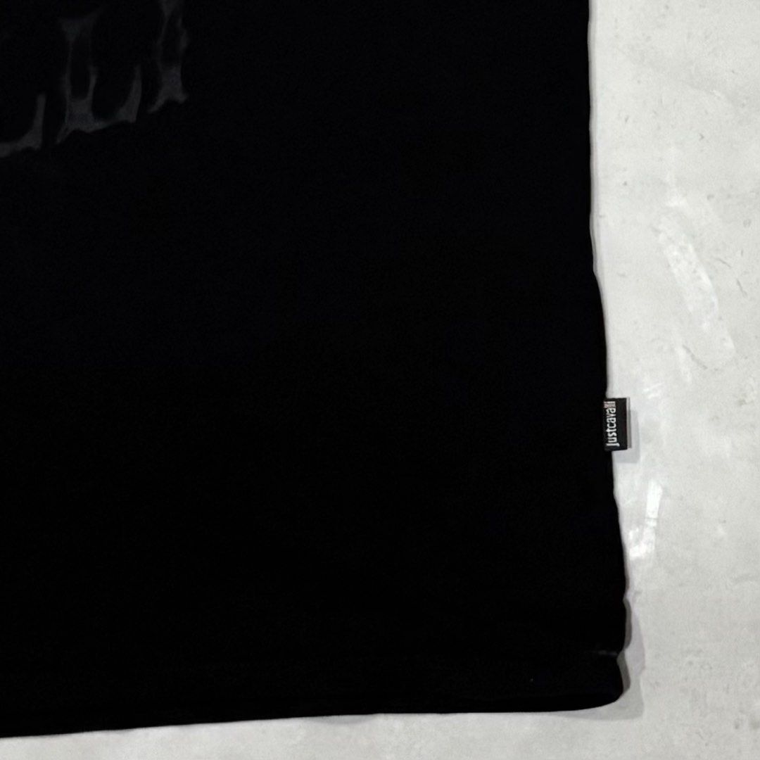 Just cavalli leopard graphic shirt (Category: Luxury Apparel) located in Cebu City. Submitted by florianmiral28 (Listing ID 1470670559, Image 3). Description: Just cavalli leopard graphic shirt Excellent condition Large W 21 L 28.5.