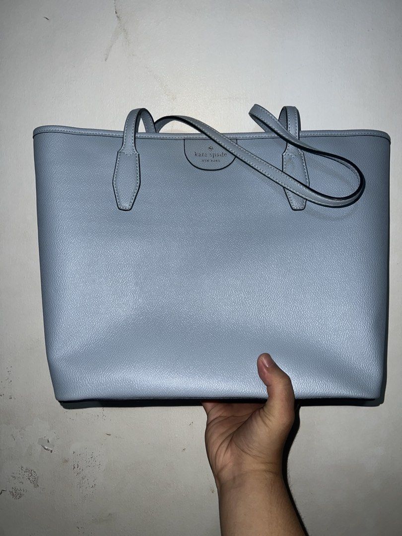 Kate Spade New York Bags (Category: Shoulder Bags) located in Las Pinas. Submitted by tamdevera (Listing ID 1470721952, Image 1). Description: For sale: Kate Spade Bags 5k for both! Can do meetups or shipping Bags are used but still in very good condition White bag needs cleaning.