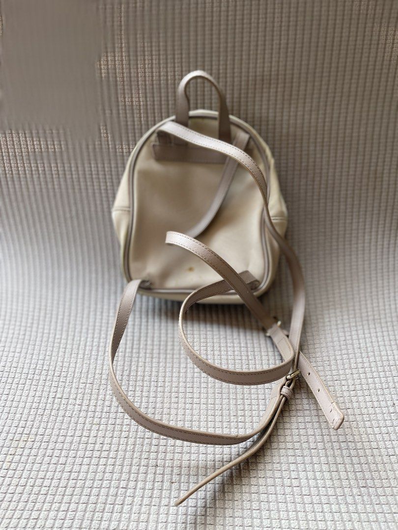 Kate Spade Wilson Road (Category: Backpacks) located in Manila. Submitted by xyrilleprix (Listing ID 1470633085, Image 3). Description: needs thorough cleaning as is loc/meetup: Tagaytay.