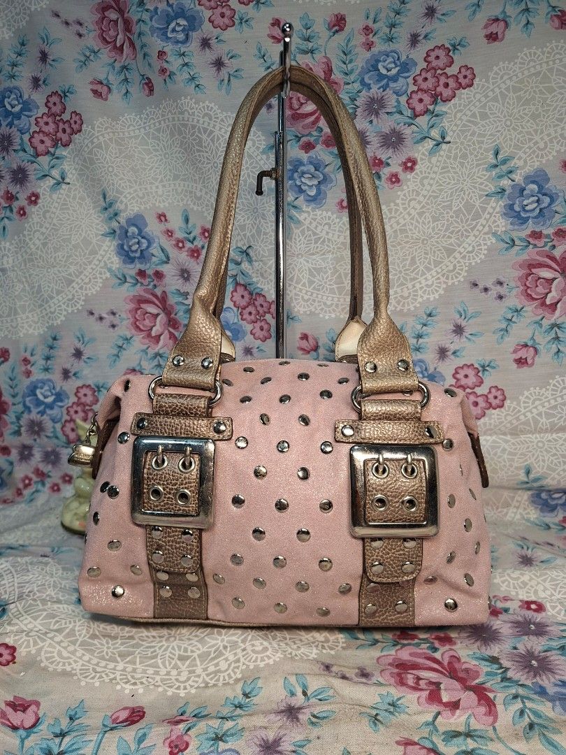 KATHY STUDDED SHOULDER BAG (Category: Shoulder Bags) located in General Mariano Alvarez. Submitted by adonid (Listing ID 1470651083, Image 1). Description: GOOD CONDITION ORIGINAL KATHY STUDDED SHOULDER BAG NO ISSUE COLOR PINK.