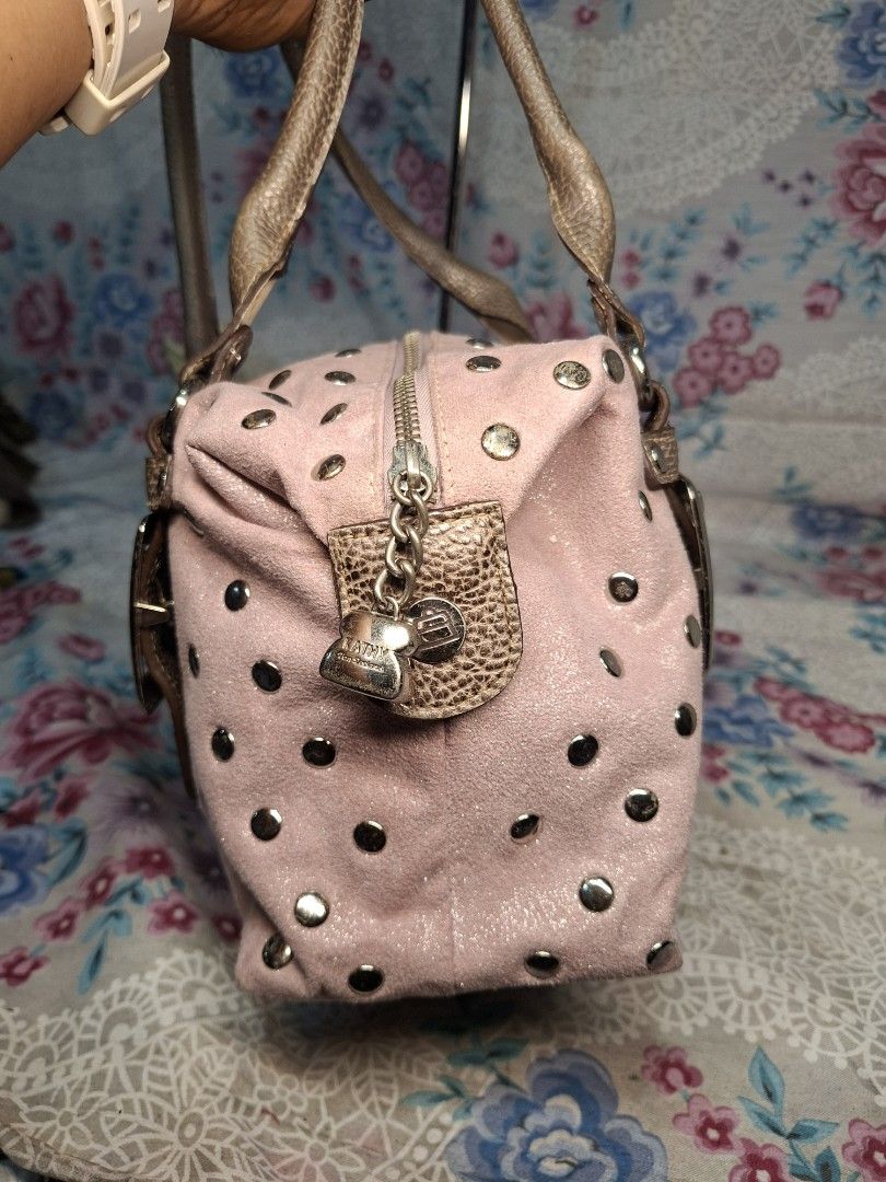 KATHY STUDDED SHOULDER BAG (Category: Shoulder Bags) located in General Mariano Alvarez. Submitted by adonid (Listing ID 1470651083, Image 3). Description: GOOD CONDITION ORIGINAL KATHY STUDDED SHOULDER BAG NO ISSUE COLOR PINK.