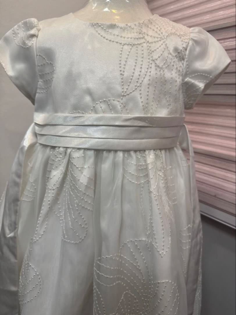 Katie M. White Dress Size 5 (Category: Babies & Kids Fashion) located in San Mateo. Submitted by eulahs_clothing_boutique (Listing ID 1470573709, Image 2). Description: 1 DAY RESERVATION ONLY! NO PAYMENT - NO SHIPPING LAST PRICE POSTED!!.
