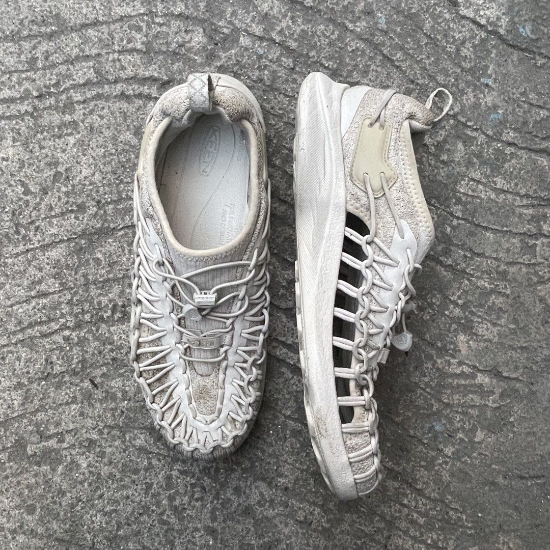 Keen Uneek (Category: Sneakers) located in Malabon City. Submitted by coponxel (Listing ID 1470646720, Image 1). Description: Keen Uneek Size 10 Womens 2000.