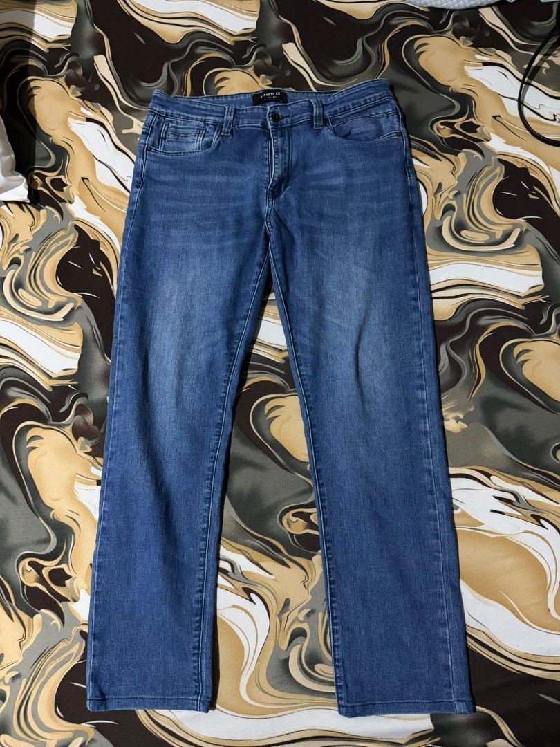 Kenneth Cole Jeans For Men (Category: Jeans) located in Quezon City. Submitted by bukodtangi.ph_ (Listing ID 1470652124, Image 1). Description: Kenneth cole Jeans for men Like New, regular fit, stretchable (Very Good Condition) Size: (33x32W, 39L) Price: 699 pesos nego for sure buyers! offer up Can Ship Nationwide via Jnt Express, lalamove around metro manila Willing to do Meetups locally! (around Tomas Morato only) Will Send more pictures upon r