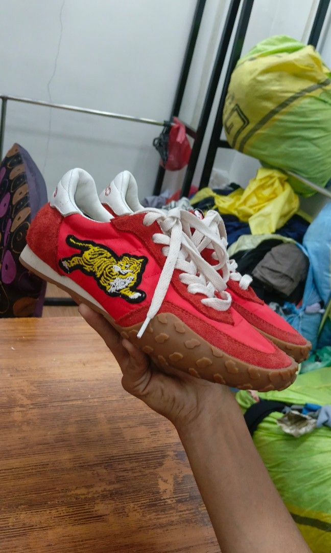 Kenzo Move Sneakers (Category: Sneakers) located in Zamboanga. Submitted by nurjim_hajim (Listing ID 1470634686, Image 2). Description: As New No issue size 38.