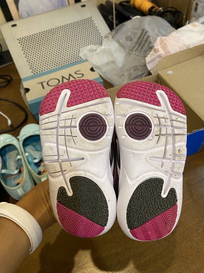 Kids athletic sneakers grey and pink (Category: Babies & Kids Fashion) located in Santa Rosa. Submitted by hoardqueensdeclutter (Listing ID 1470677148, Image 2). Description: - Color: Grey with vibrant pink accents - Closure: Easy hook-and-loop strap for quick wear - Design: Stylish pink cross-straps and zigzag stitching on the upper - Sole: White and pink rubber outsole with textured grip patterns - Condition: Excellent pre-loved condition with 