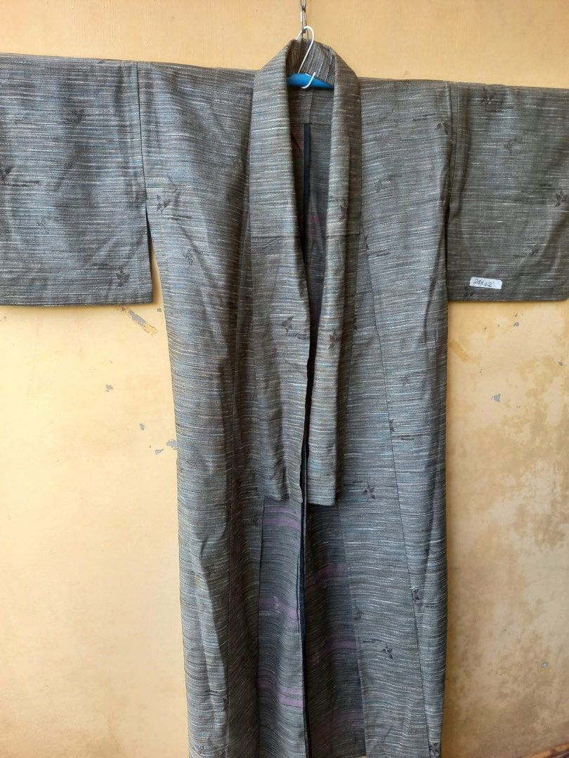 Kimono 390 (Category: Luxury Apparel) located in Naga. Submitted by happeemarket (Listing ID 1470742080, Image 1). Description: Japan source surplus.