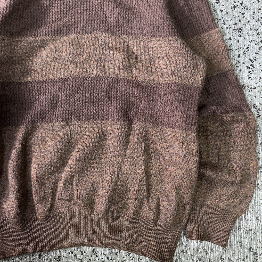 knited sweater (Category: Coats, Jackets and Outerwear) located in Baguio. Submitted by secondoption.ph (Listing ID 1470563312, Image 3). Description: Fitting medium Length 24.5 Width 22.