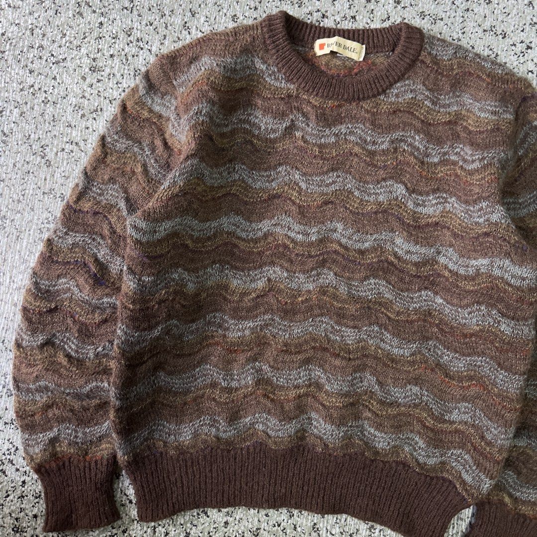 knited sweater (Category: Coats, Jackets and Outerwear) located in Baguio. Submitted by secondoption.ph (Listing ID 1470563476, Image 2). Description: Fitting medium Length 23 Width 21.