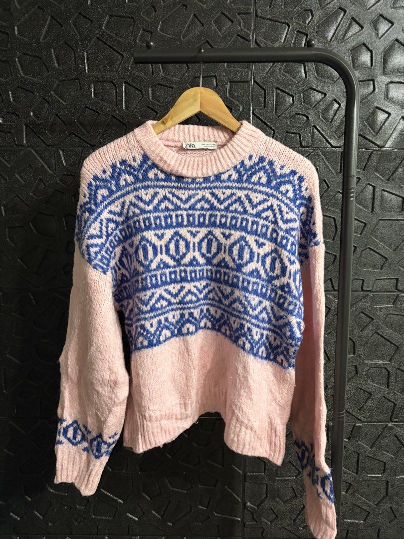 Knitted Cropped Sweaters (Category: Coats, Jackets and Outerwear) located in Mandaluyong City. Submitted by fizz4gudd (Listing ID 1470712684, Image 2). Description: Pm for details 290 all items.