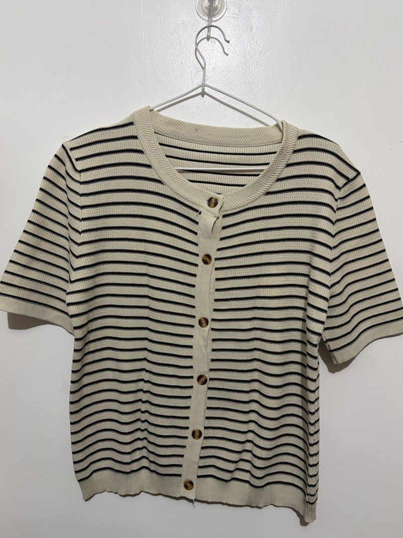 Knitted Korean Stripes (Category: Blouses) located in Manila. Submitted by mxnkye (Listing ID 1470654543, Image 1). Description: Like New! Twice worn Size: Med to Large frame Price is still negotiable. Make an offer!.