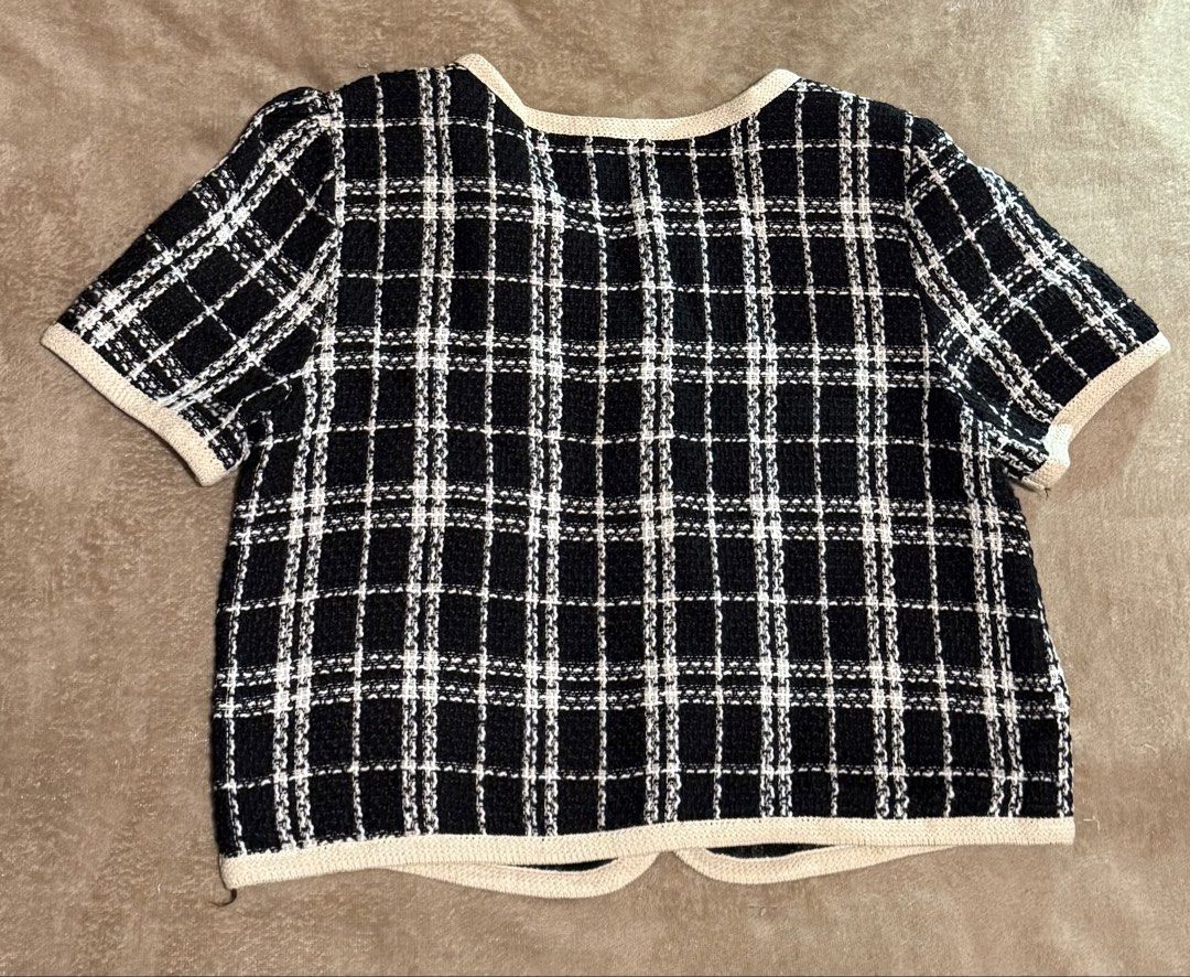Knitted top (Category: Shirts) located in San Jose del Monte. Submitted by keen.elodies_stuff (Listing ID 1470676552, Image 2). Description: .