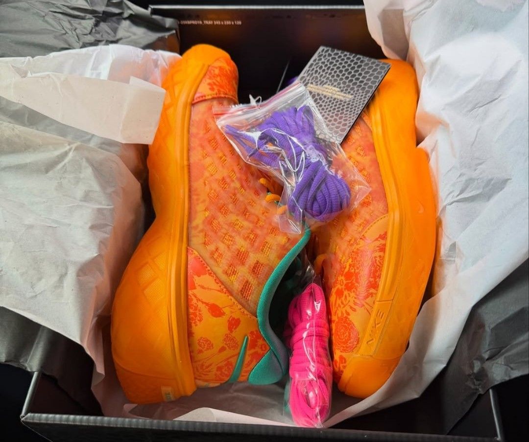 Kobe 3 low eterno HALLOWEEN (Category: Sneakers) located in Quezon City. Submitted by justinkixs (Listing ID 1470352456, Image 1). Description: size8/8.5/9/9.5/10/10.5 bnew legit.
