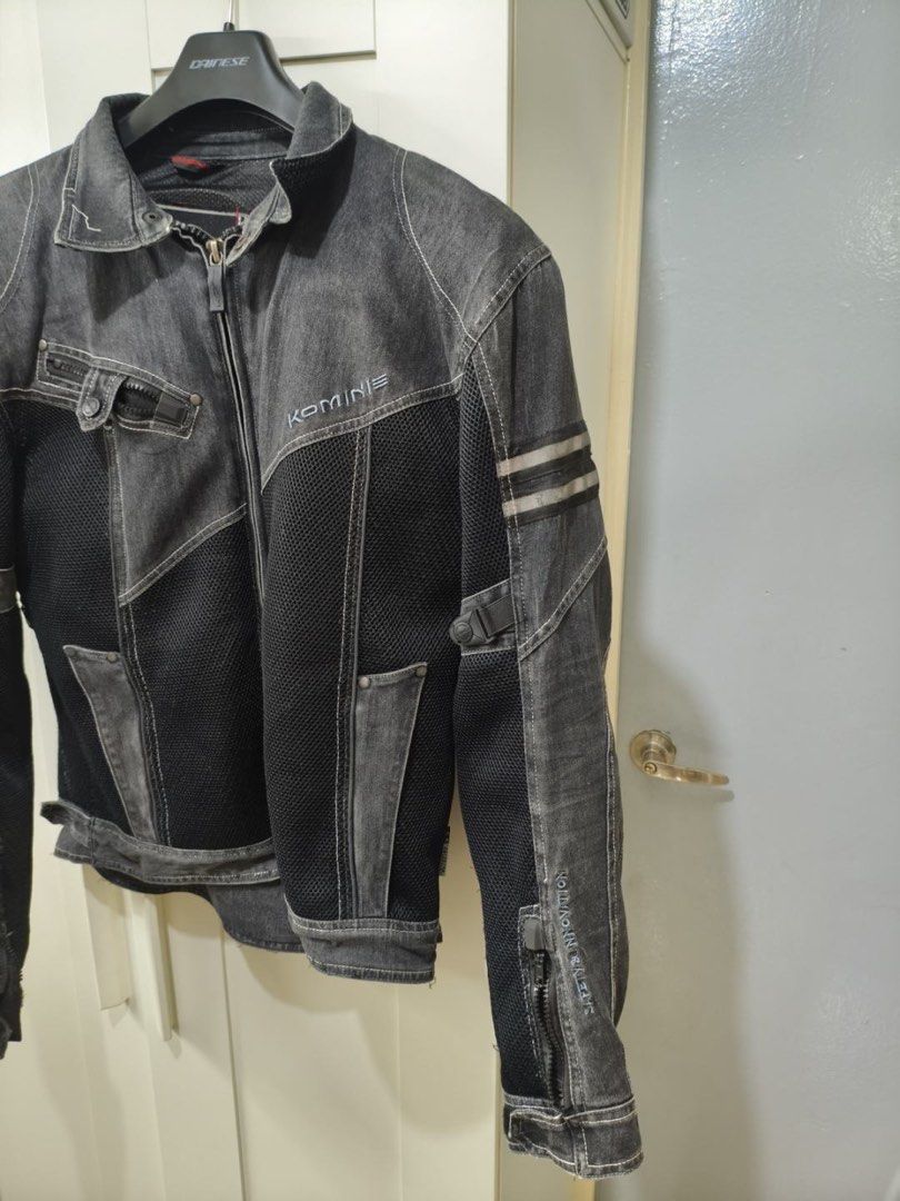 Komine Denim Mesh Motorcycle Riding Jacket (Category: Coats, Jackets and Outerwear) located in Makati City. Submitted by cee_store (Listing ID 1470600526, Image 2). Description: Brand new price is Php3199 SELLING: ₱2200 Hindi masyado na-gamit. Wala pang once in 2 months. Rider is 5’10, 80kg for reference. Hindi pristine but presentable. inserted po sa jacket: 2pcs chest pads 2pcs elbow pads 2pcs shoulder pads 1pc back pad Size: EU 2XL JP 3XL.