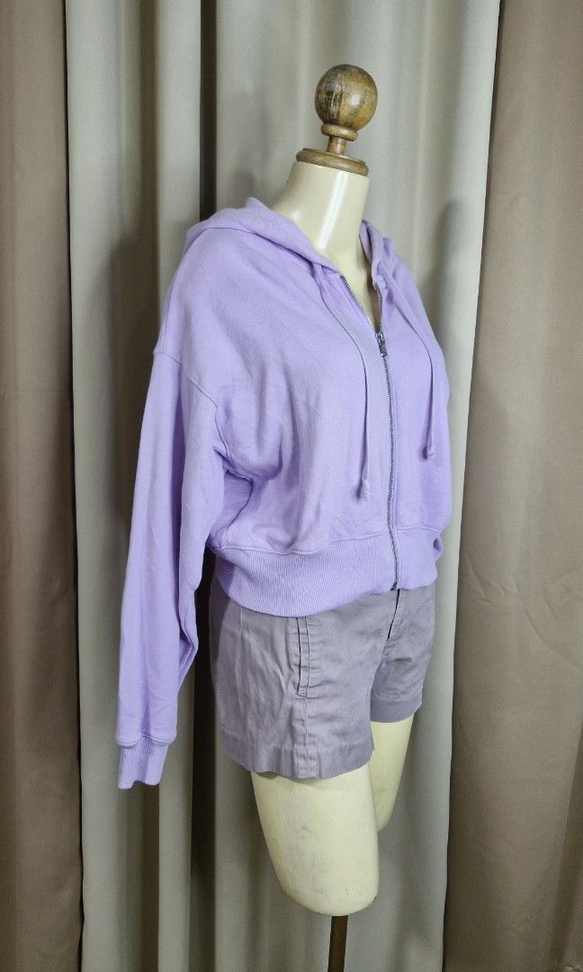 L: Gilly Jicks Hoody Jacket (Category: Coats, Jackets and Outerwear) located in Calabanga. Submitted by deniseallyson (Listing ID 1470675128, Image 2). Description: .