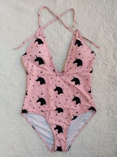 (Category: ) located in . Submitted by closetbykimkirsten (Listing ID 1470618041, Image 1). Description: .