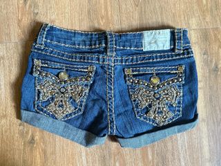 (Category: ) located in . Submitted by y2k_neggy (Listing ID 1470595121, Image 1). Description: .