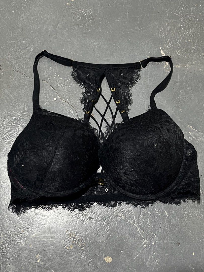 La senza (Category: Others Tops) located in Antipolo. Submitted by summerd31 (Listing ID 1470613517, Image 1). Description: La senza 38B.