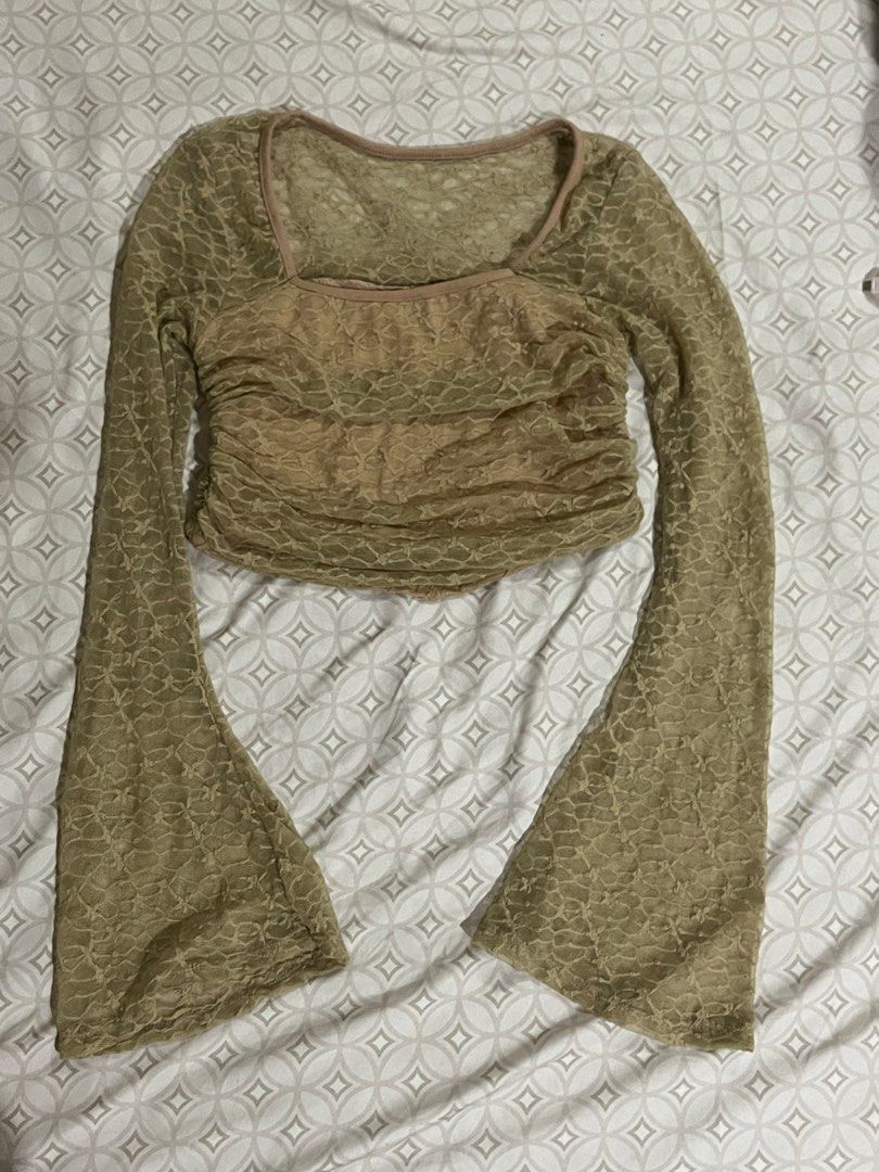 Lace Ruched Long Sleeve Top (Category: Longsleeves) located in Manila. Submitted by vvsopee (Listing ID 1470558261, Image 2). Description: .