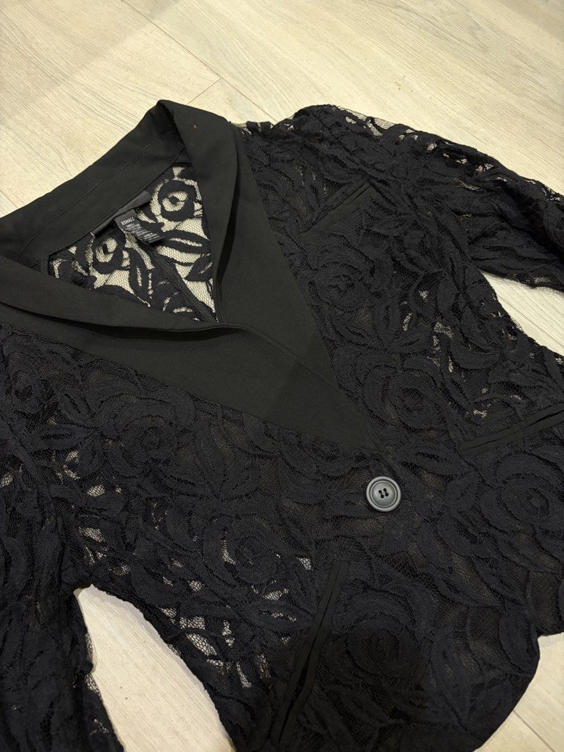 Laced Blazer (Category: Coats, Jackets and Outerwear) located in Pasig City. Submitted by chamoisee (Listing ID 1470668646, Image 3). Description: Laced Blazer 16”x19” small on tag.