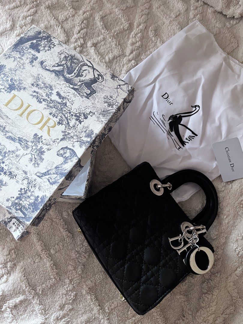 lady d!or mini hand bag (Category: Tote Bags) located in Imus. Submitted by spicycartel (Listing ID 1470606294, Image 1). Description: no issue at all once used lang dup3 only with box kaso sira lmk if u still want it to be included cavite loc.