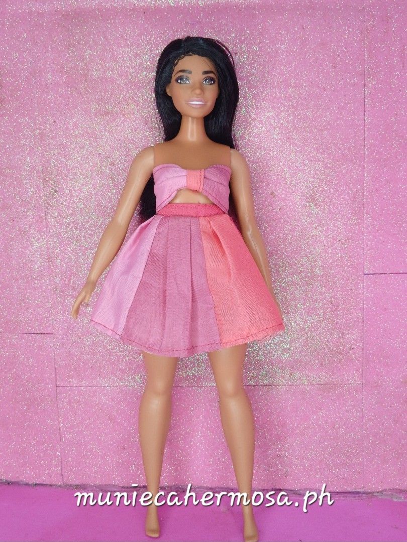 Latina Curvy barbie (Category: Kids Toys) located in Bulacan. Submitted by reinadalisay.muniecahermosa (Listing ID 1470562869, Image 1). Description: 💐Barbie doll for sale💐 Location: City of San Jose del Monte, Bulacan ✅️ Last price: 200 Latina Curvy barbie ✅️ Mattel ✅️ Has machine-sewn customized Coachella inspired two piece dress ✅️ Closure: snaps ✅️ No shoes ✅️ Has less to no signs of usage ✅️ Has soft hair ✅️ Facecard rating: 9/10 Mode of p