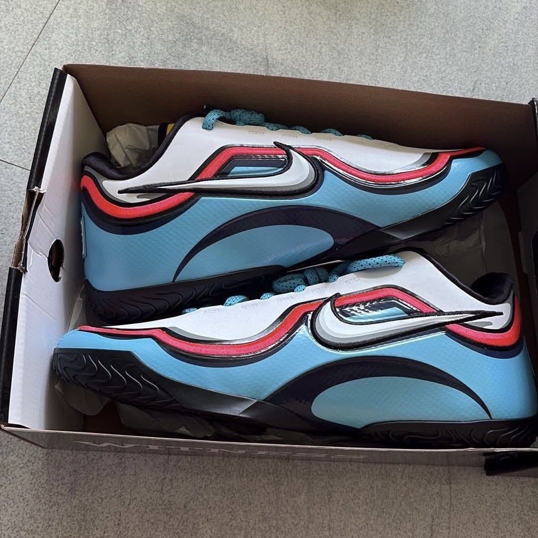 Lebron 23 Stewie Griffin (Category: Sneakers) located in Manila. Submitted by topdawgwardrobe (Listing ID 1470616761, Image 1). Description: Lebron 23 Stewie Griffin Complete OG Box With paperbag Brandnew 10.5 mens / ₱8480 / 1 pair 11 mens / ₱8480 / 3 pairs.