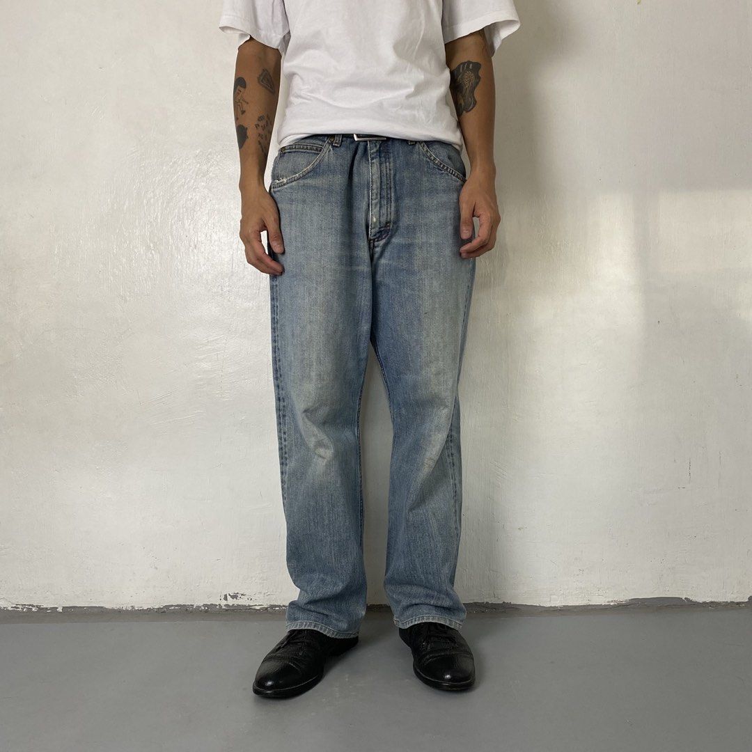 Lee 👖| Light Blue Straight Cut Denim Jeans (Category: Jeans) located in Bulacan. Submitted by orc.ph (Listing ID 1470650261, Image 2). Description: Lee 👖| Light Blue Straight Cut Denim Jeans Material Used: Cotton - Light Blue - Multi Pockets - Belt Loop Attached - Zipper and Button Closure - Streetwear - Denim - Jeans - Straight cut -Size: M -Waistline: 32” -Length: 38” -Thighs: 11” -Leg Opening: 9” -Rise: 11” -Model: ‘’5’5, 65kg, Waistline 32 