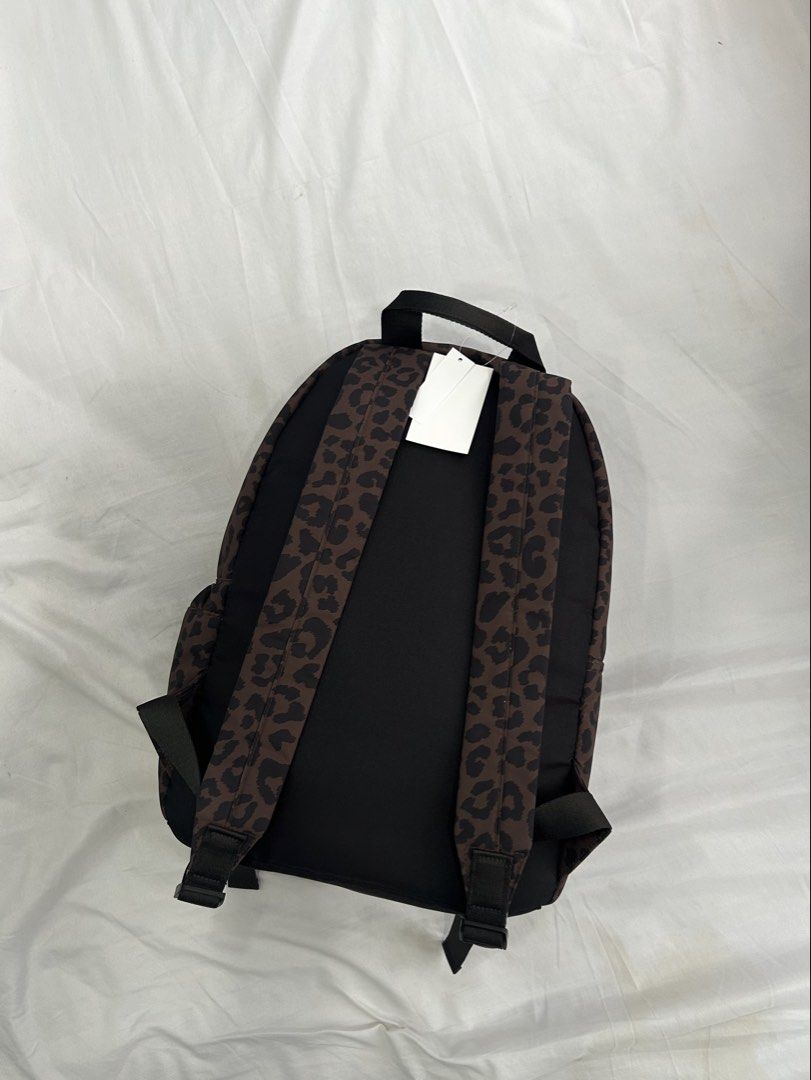 Leopard Backpack (Category: Backpacks) located in Cheras. Submitted by cymeoww (Listing ID 1470611324, Image 2). Description: Never used .