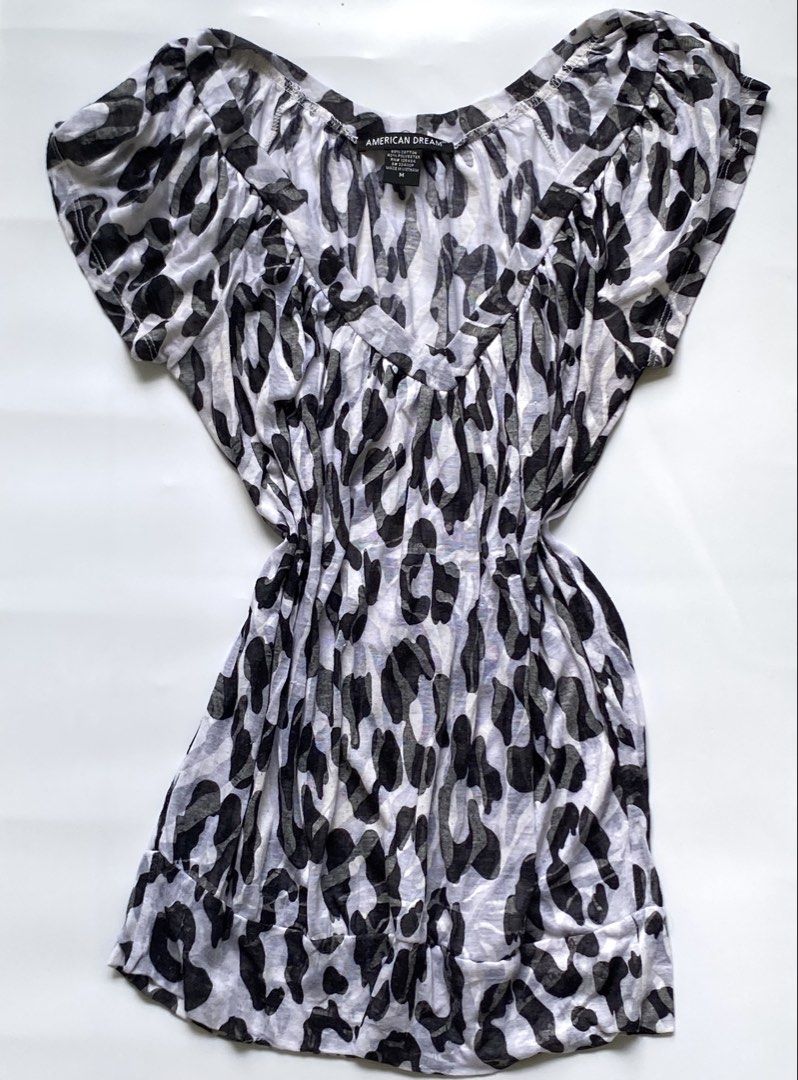 Leopard Sheer Top (Category: Shirts) located in Manila. Submitted by petalfinds_ (Listing ID 1470647634, Image 1). Description: ˚⊱🪷⊰˚ animal print sheer vneck top ౨ৎ 𝐛𝐫𝐚𝐧𝐝: american dream ౨ৎ 𝐬𝐢𝐳𝐞: small to medium 🫧⋆｡˚ 𝐝𝐞𝐭𝐚𝐢𝐥𝐬: gandaaaa! no issue! 💞 sheer type siya! ─── ⋆⋅☆⋅⋆ ── 「 ✦ 𝐍𝐎 𝐂𝐎𝐃𝐄, 𝐈𝐍𝐕𝐀𝐋𝐈𝐃 𝐌𝐈𝐍𝐄 ✦ 」 𝓹𝓻𝓲𝓬𝓮: 119 𝓬𝓸𝓭𝓮: feral.