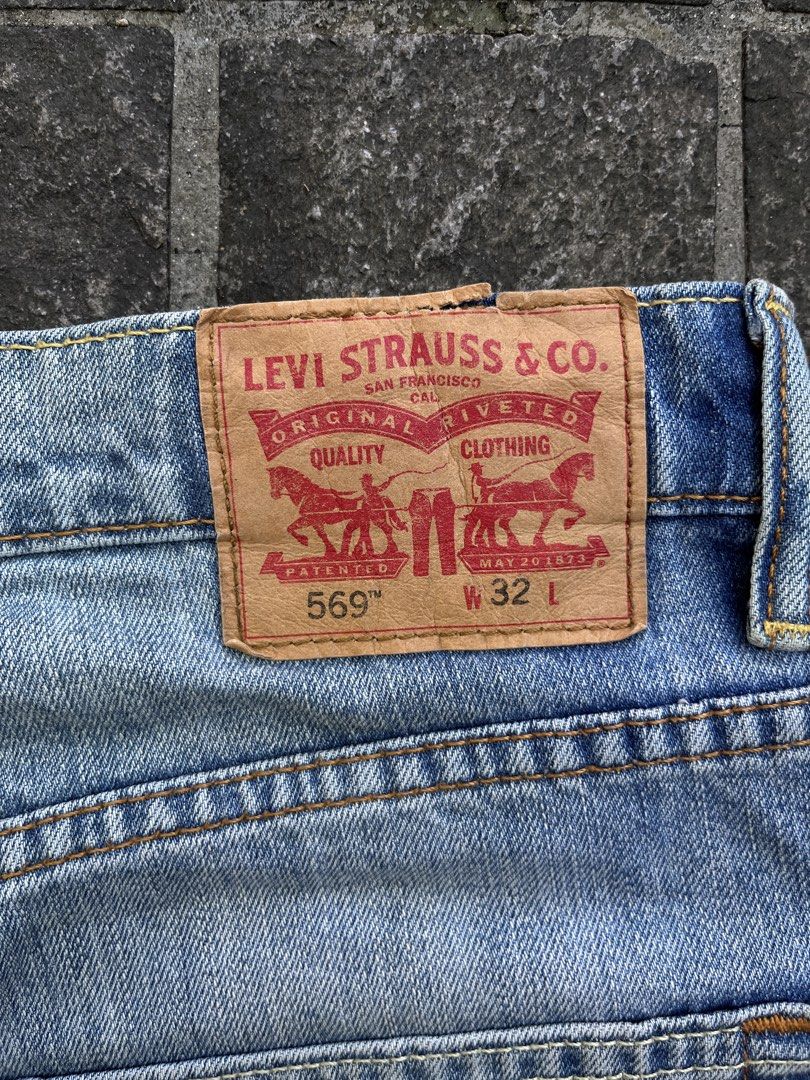 Levi Strausee & Co. Denim Short (Category: Shorts) located in San Mateo. Submitted by oldgear (Listing ID 1470559649, Image 3). Description: Levi Strausee & Co. Denim Short Size L Dimension Waist 33inch Length 23.5inch Leg opening 10.5inch Good Condition No issue 9/10 Dm for more details Gcash payment Payment first Via J&T/Lalamove delivery .