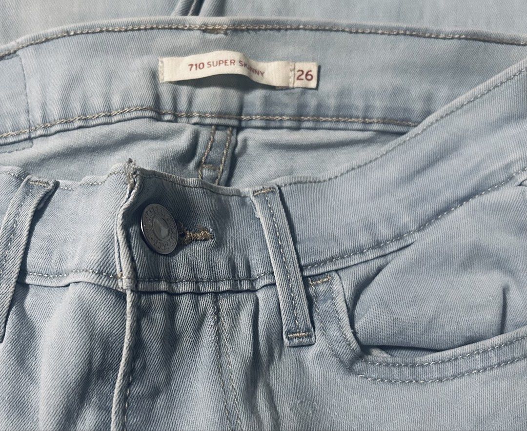 LEVI’s (Category: Jeans) located in Davao. Submitted by sart0ria85 (Listing ID 1470674049, Image 3). Description: Levi's 710 Super Skinny Jeans in Light wash blue. Classic five-pocket design, button fly stretchable denim. 81%COTTON 19% ELASTANE MADE IN SRI LANKA 🇱🇰 XSMALL. Size 2 VERY GOOD CONDITION (87/100).