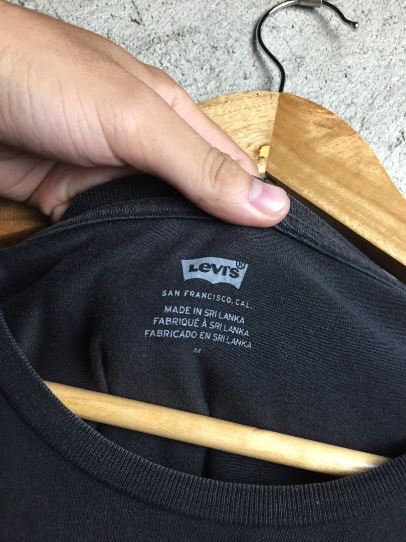 LEVI'S (Category: Activewear) located in Baybay. Submitted by offrackproject (Listing ID 1470695453, Image 3). Description: FREE SHIPPING.