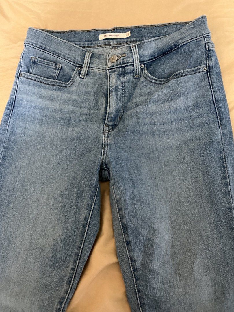 Levis 312 Shaping Slim (Category: Jeans) located in Dagupan City. Submitted by strapsandstripes (Listing ID 1470602252, Image 2). Description: Almost new Levis jeans size 29.
