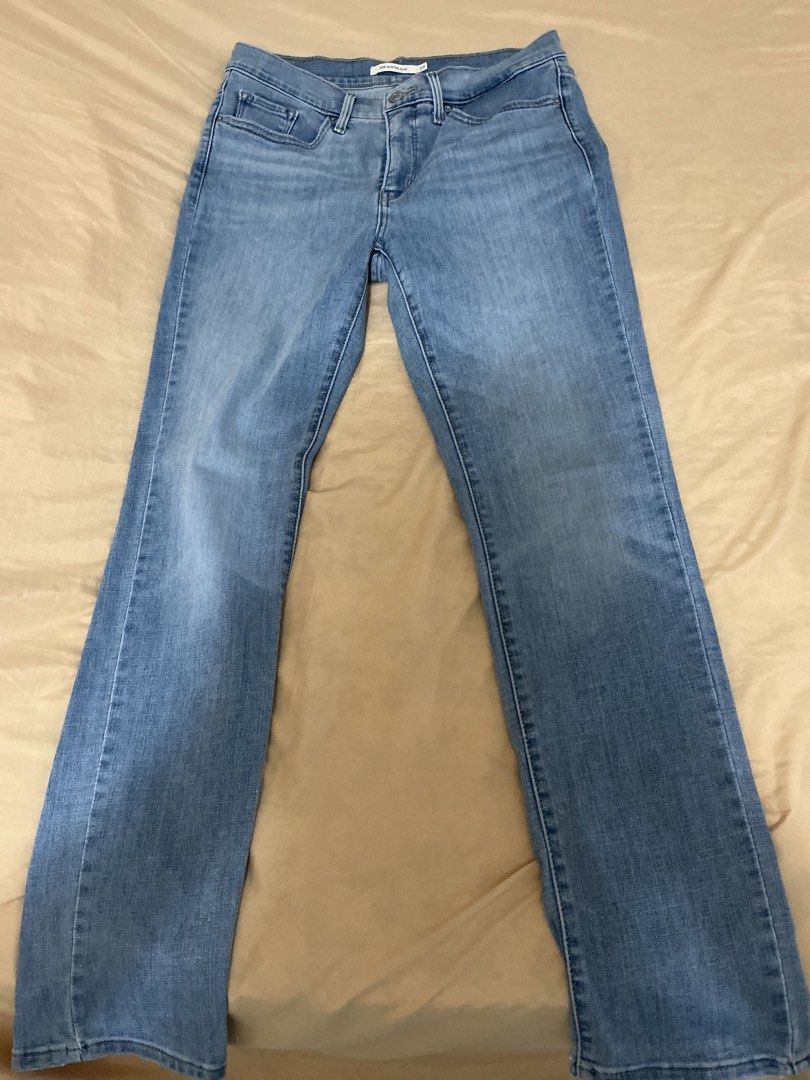 Levis 312 Shaping Slim (Category: Jeans) located in Dagupan City. Submitted by strapsandstripes (Listing ID 1470602252, Image 1). Description: Almost new Levis jeans size 29.