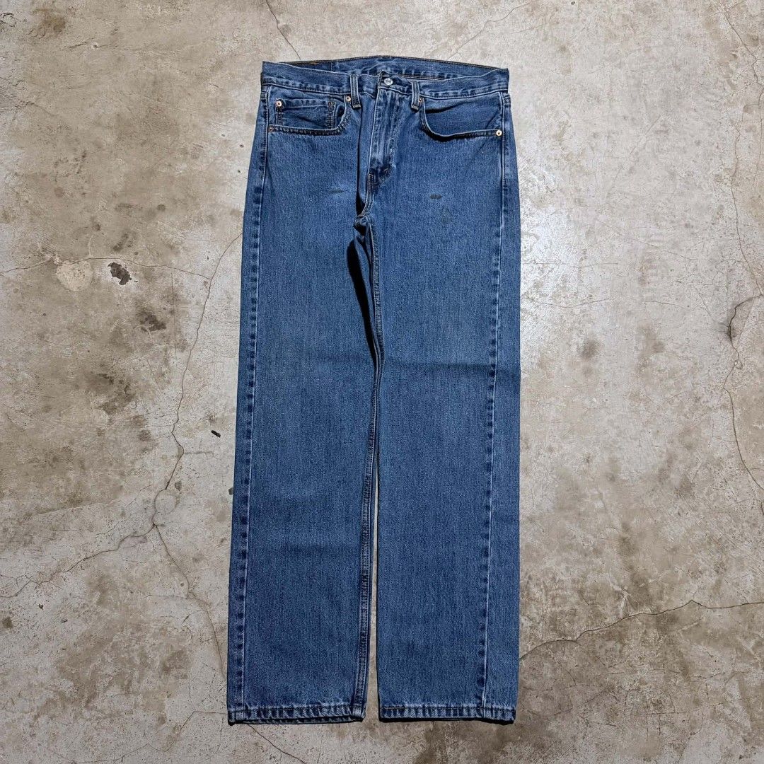 Levi's 505 Regular Fit Jeans Blue (Category: Jeans) located in Manila. Submitted by arvinnn_ (Listing ID 1470689370, Image 2). Description: Levis 505 Denim Pants W 34 L 42 LO 8 Good Condition Issue minimal distressed, Stain 550+sf Antipolo, Rizal.