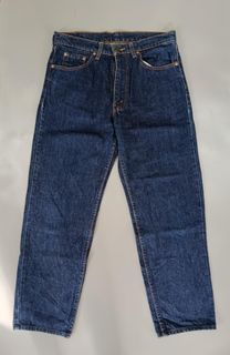 (Category: ) located in . Submitted by aydenthriftwear (Listing ID 1470561814, Image 1). Description: .