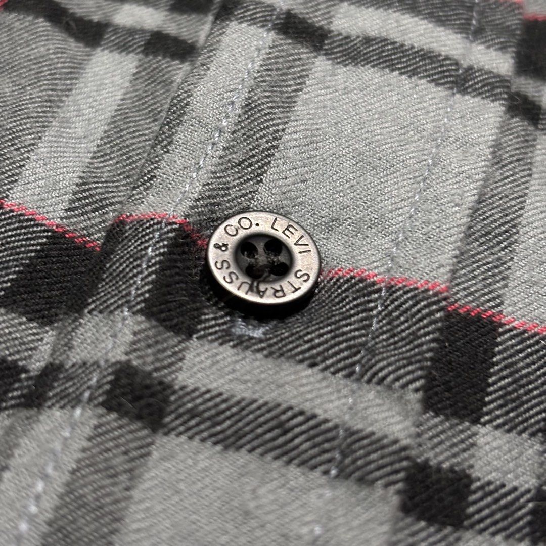 Levi’s Button Up Shortsleeves Polo (Category: Tshirts & Polo Shirts ) located in La Trinidad. Submitted by lygin (Listing ID 1470712861, Image 3). Description: Price : 250 Pesos Brand : Levi’s Red Tab Type : Levi’s Button Up Shortsleeves Polo Size: 5XL Width : 31” Length : 33” Condition : Excellent/Like New Color rate : 10/10 PS : High Quality Fabric that will surely satisfy your style - Color May Vary Due To Lightings.