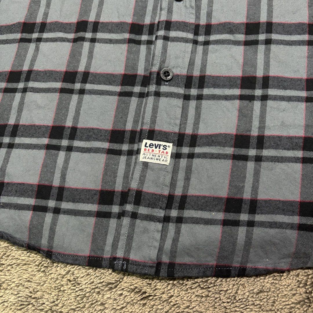 Levi’s Button Up Shortsleeves Polo (Category: Tshirts & Polo Shirts ) located in La Trinidad. Submitted by lygin (Listing ID 1470712861, Image 2). Description: Price : 250 Pesos Brand : Levi’s Red Tab Type : Levi’s Button Up Shortsleeves Polo Size: 5XL Width : 31” Length : 33” Condition : Excellent/Like New Color rate : 10/10 PS : High Quality Fabric that will surely satisfy your style - Color May Vary Due To Lightings.