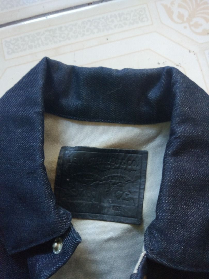Levis Commuter Jacket M (Category: Coats, Jackets and Outerwear) located in Pasay City. Submitted by denimdude.ph (Listing ID 1470667194, Image 3). Description: no tags, fits medium weatherproof, just needs to reapply weather sealing tape, last pics.