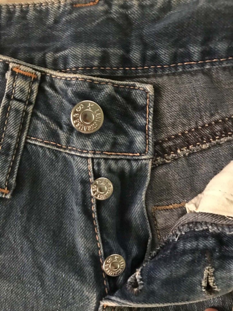 Levi's denim shorts rolled cuffs blue (Category: Shorts) located in Quezon City. Submitted by mysticowl.972175 (Listing ID 1470611121, Image 2). Description: - Brand: Levi's - Wash: Medium blue - Size: Medium.