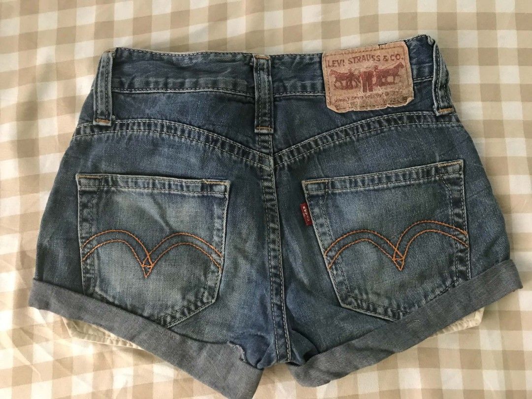 Levi's denim shorts rolled cuffs blue (Category: Shorts) located in Quezon City. Submitted by mysticowl.972175 (Listing ID 1470611121, Image 3). Description: - Brand: Levi's - Wash: Medium blue - Size: Medium.