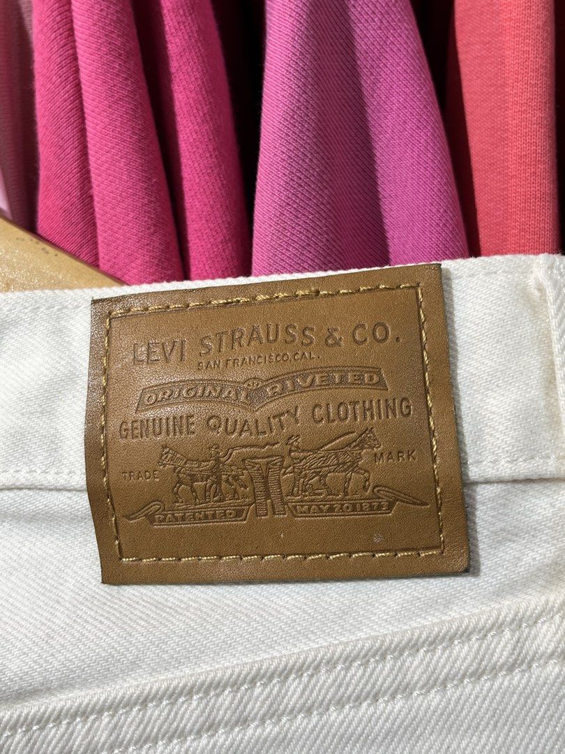 Levi’s Icon Skirt - Buttonfly (Category: Skirts) located in Lucban. Submitted by rep.rznt (Listing ID 1470673950, Image 3). Description: Dimes: 32 width, 14.5 length.